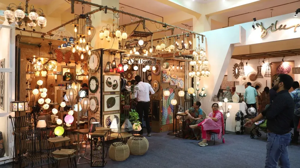 An exhibitor stall of lamps, lighting and home décor at a past FORHEX Fair