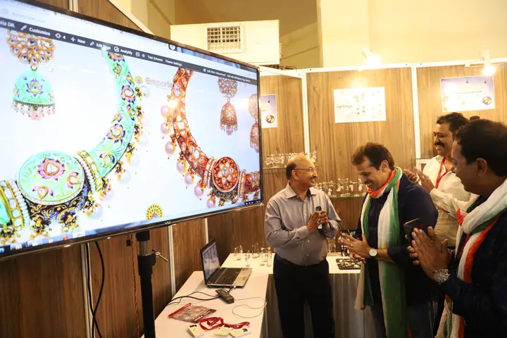Jewellery presentation at FORHEX Fair 2019