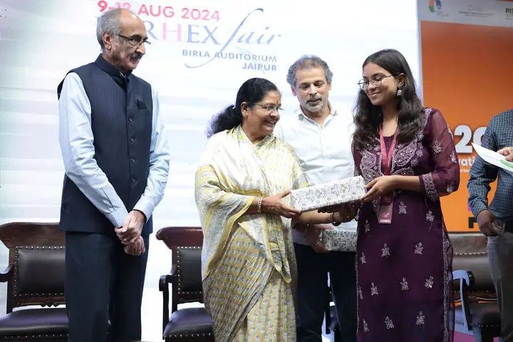 Award presentation on stage at FORHEX Fair 2024